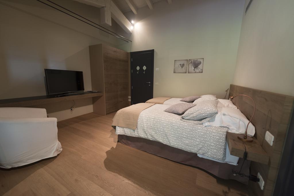 Agriturismo Locanda Del Pesco Collebeato Oda fotoğraf