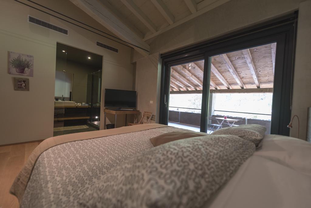 Agriturismo Locanda Del Pesco Collebeato Oda fotoğraf