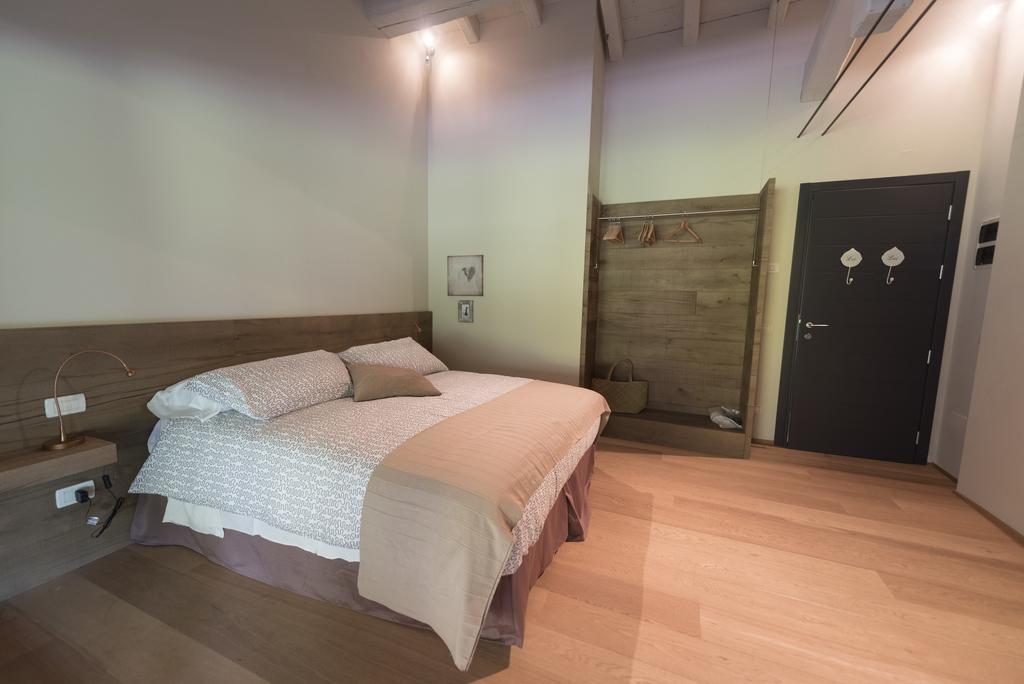 Agriturismo Locanda Del Pesco Collebeato Oda fotoğraf